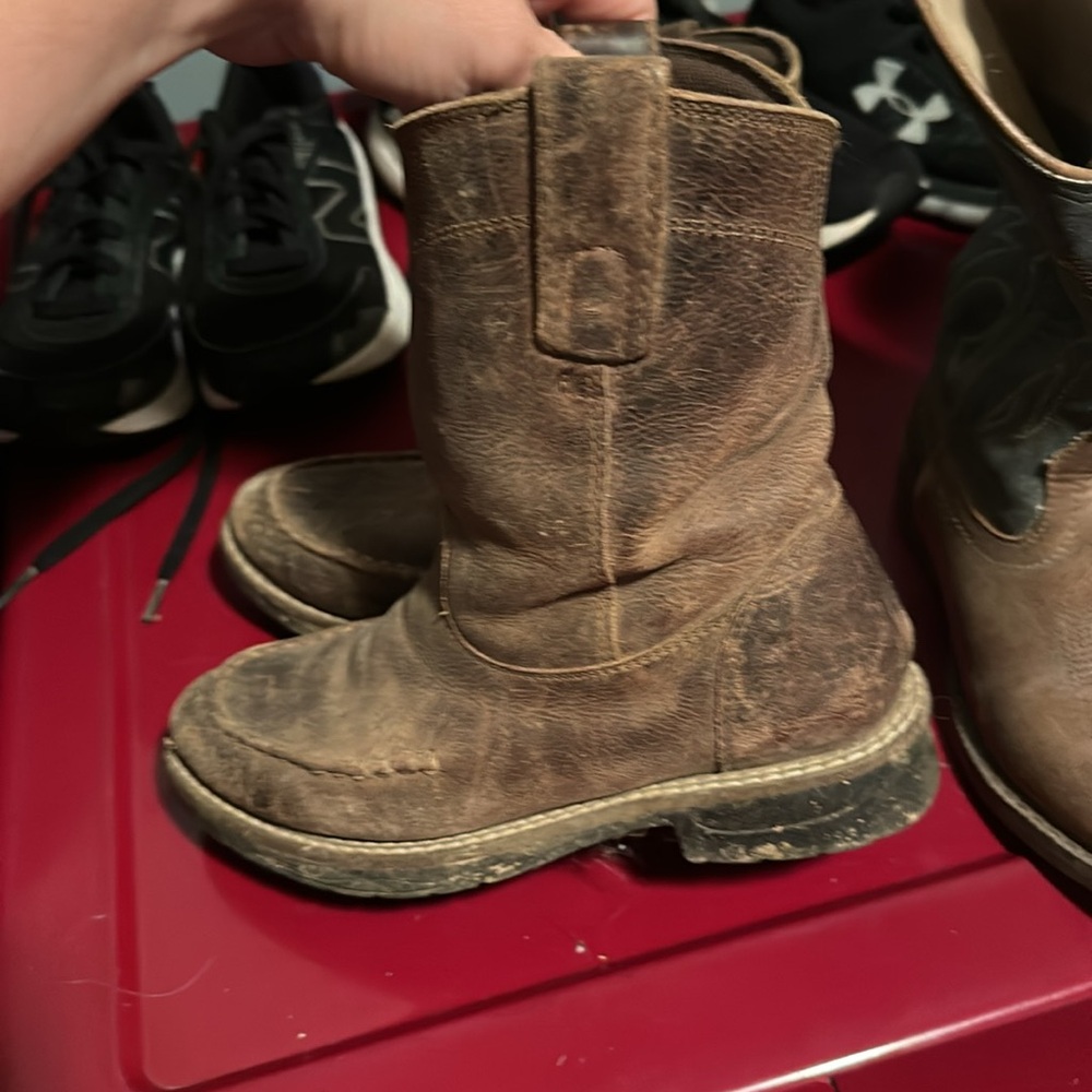 Boots - Picture 4 of 5
